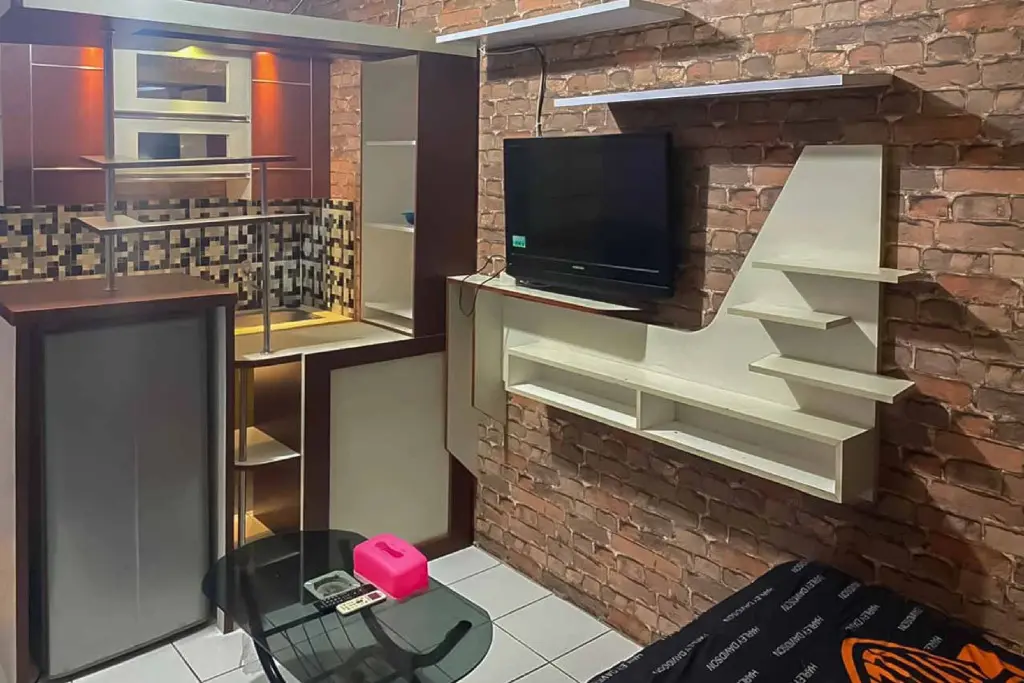 Джакарта: Apartment City Park Tower H18 Pelangi Rooms RedPartner