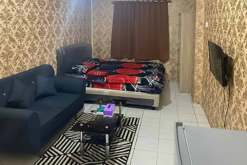 Джакарта: Apartment City Park Tower H18 Pelangi Rooms RedPartner