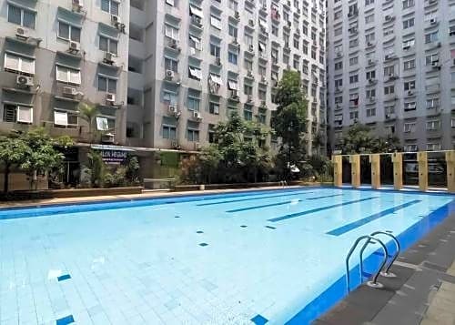 Джакарта: Apartment City Park Tower H18 Pelangi Rooms RedPartner