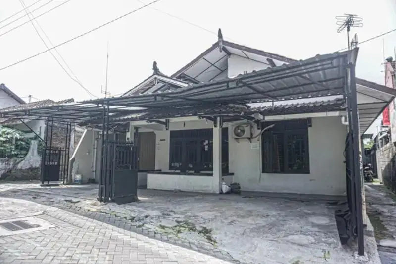 Батуретно: RedDoorz Syariah @ Berlian Homestay Wirobrajan