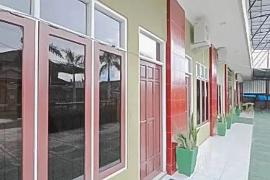 Палангкарая: Wisma Tambun Raya RedPartner