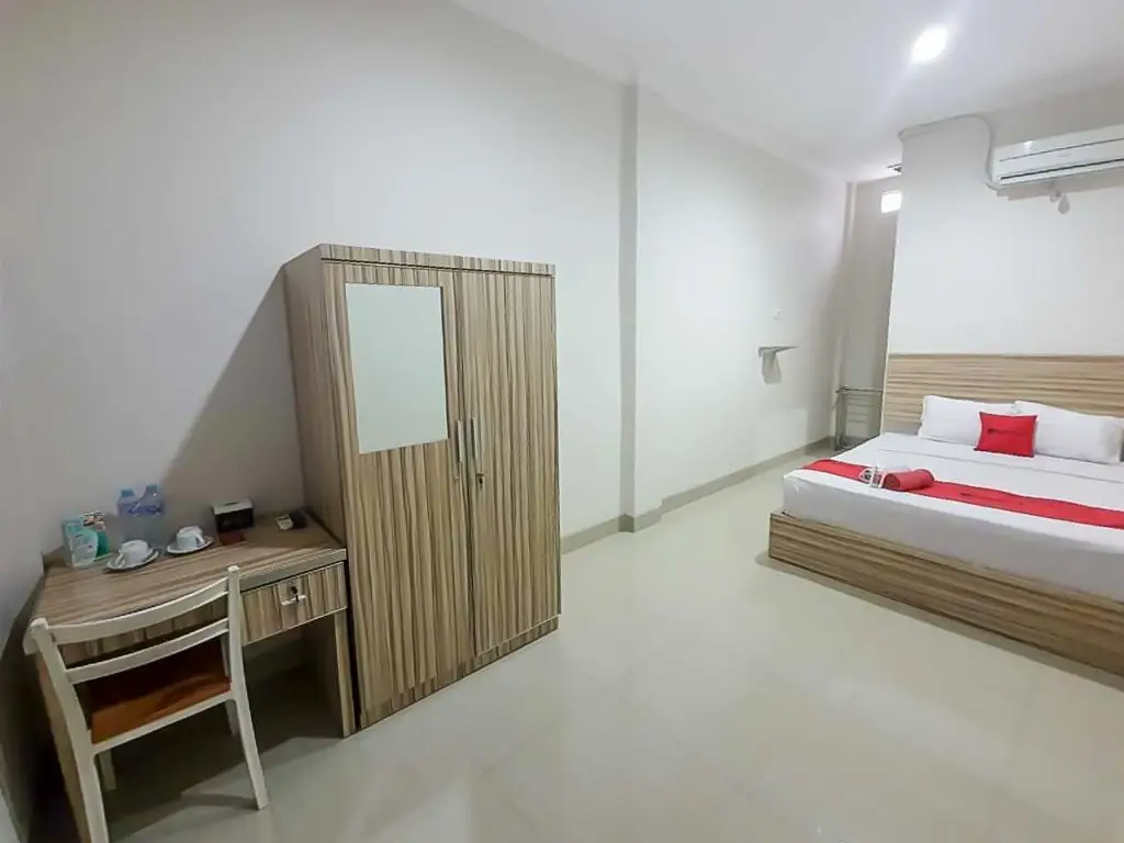 Палембанг: RedDoorz near Jalan Kolonel Haji Burlian Palembang