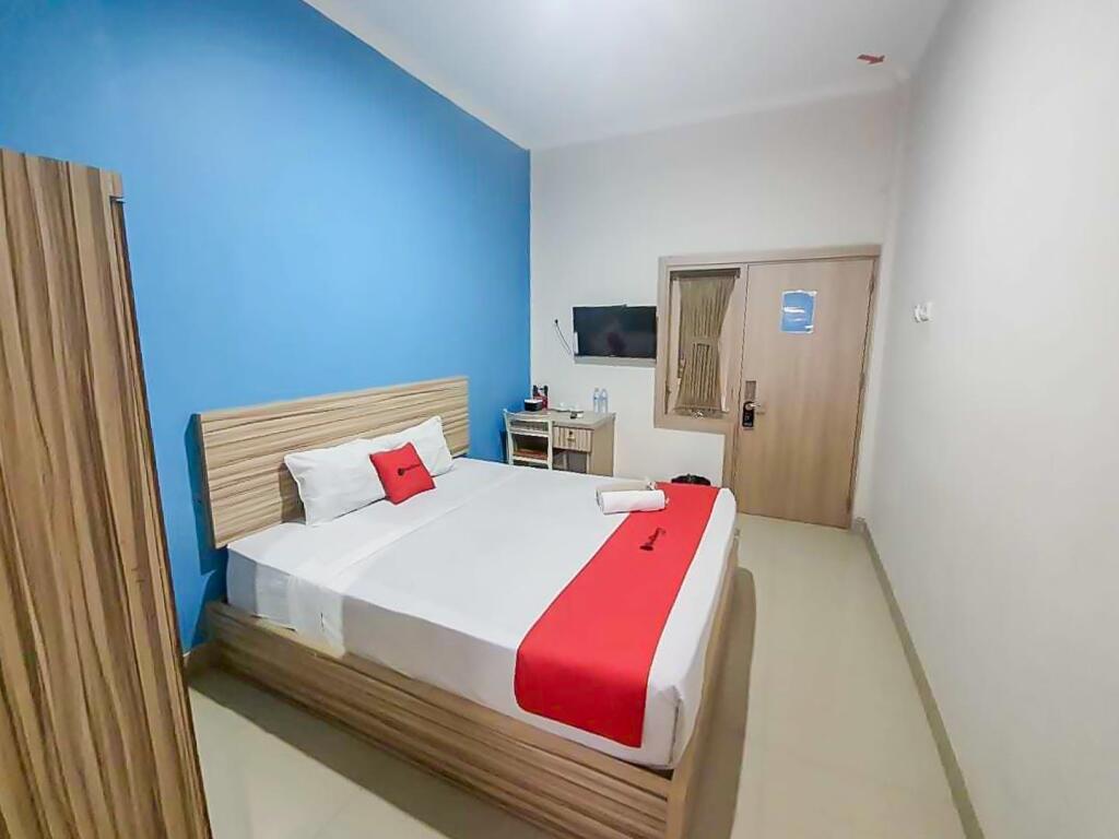 Палембанг: RedDoorz near Jalan Kolonel Haji Burlian Palembang