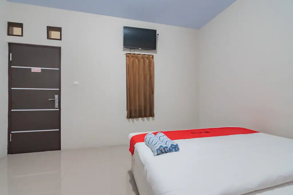 Чианджур: RedDoorz Syariah near Stasiun Cianjur