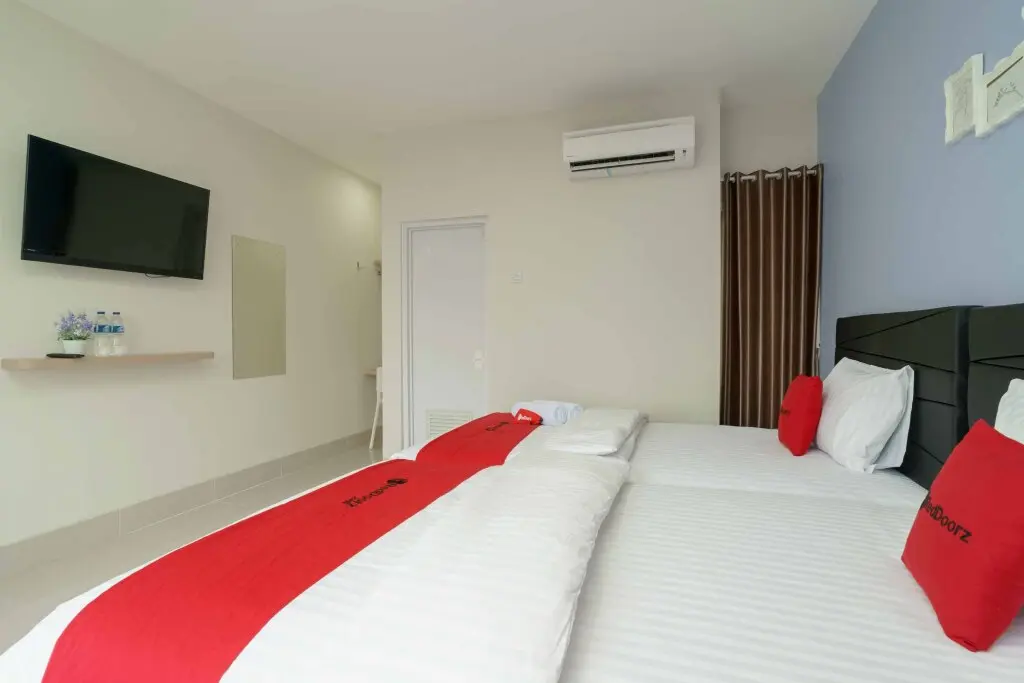 Южный Тангеранг: RedDoorz Plus near Eka Hospital BSD 5