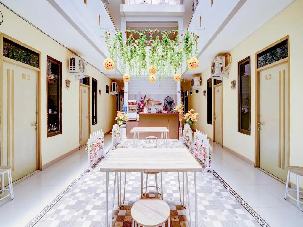 Чиребон: OYO 90052 Star House