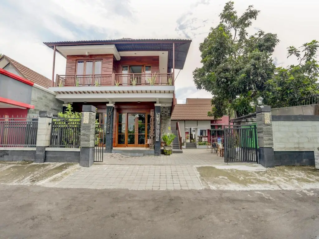 Денпасар: OYO 90121 De Pavilla Homestay