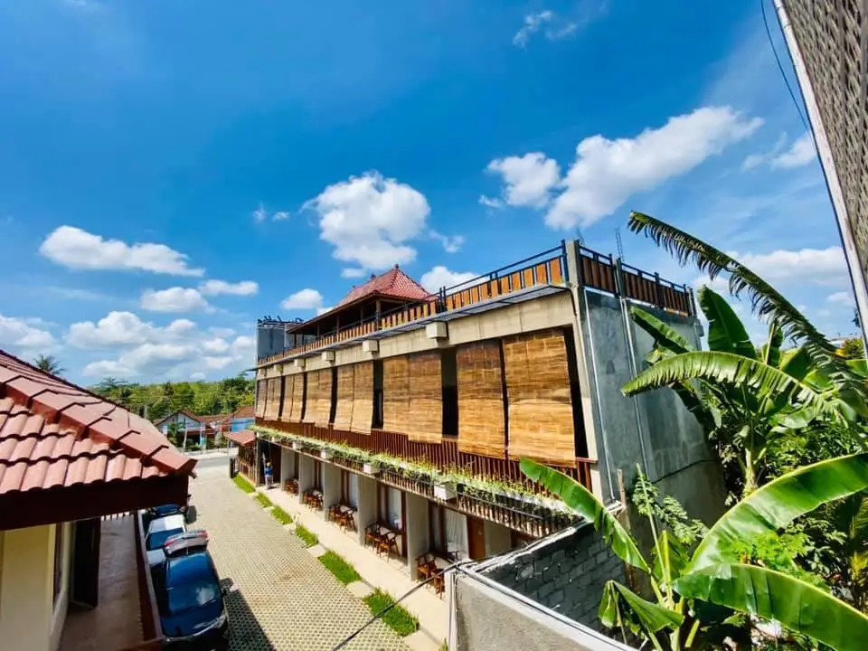 Dea Lokha Hotel — фото 1