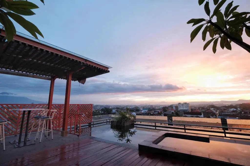 Джокьякарта: All Nite & Day Yogyakarta Gejayan