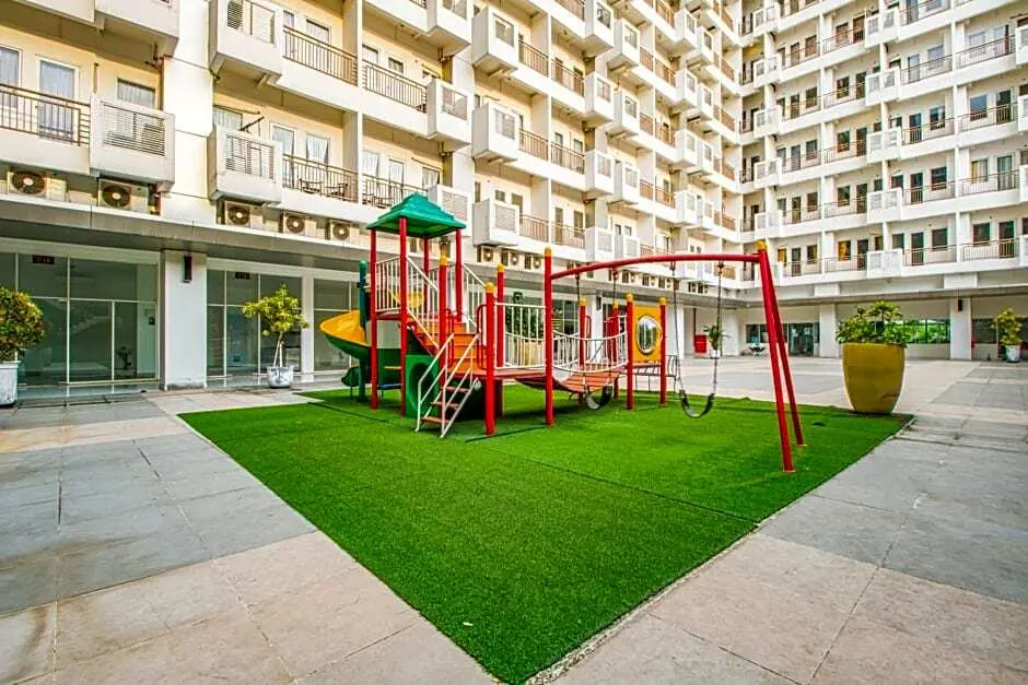 Сукарайя: Skyview Sentul Tower Apartments