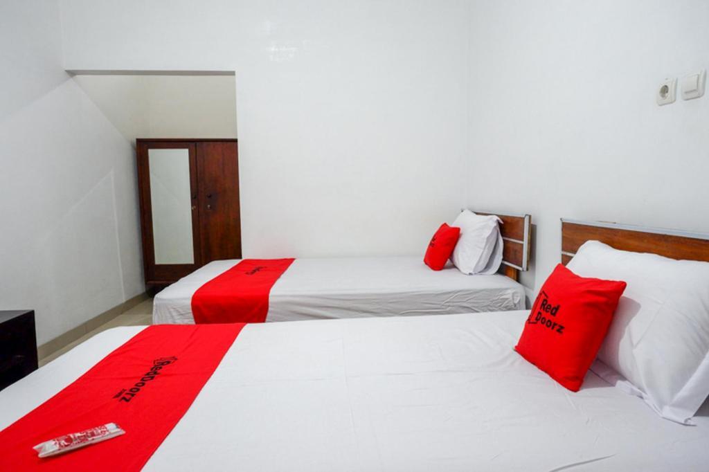 Картасура: RedDoorz Syariah near Universitas Muhammadiyah Surakarta