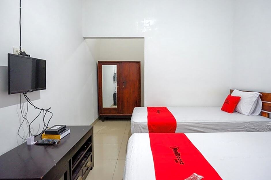Картасура: RedDoorz Syariah near Universitas Muhammadiyah Surakarta