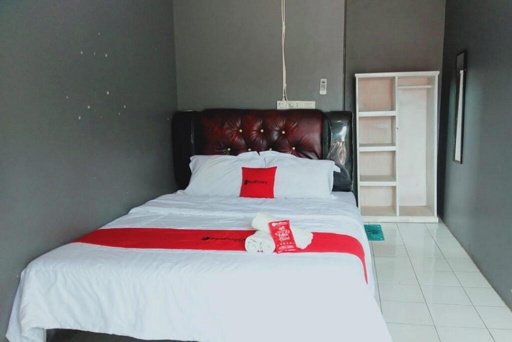 Лубуклингау: RedDoorz near Silampari Airport Lubuk Linggau