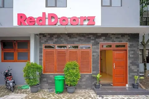 RedDoorz Plus near Jogja City Mall 5 — фото 1