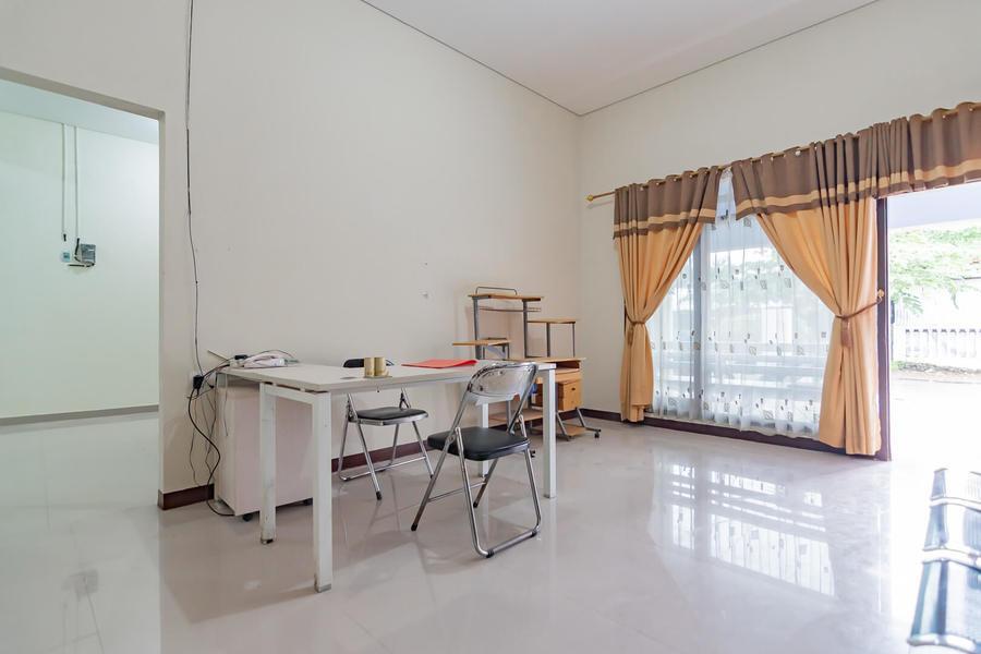 Чиребон: The Lima Guest House Syariah RedPartner