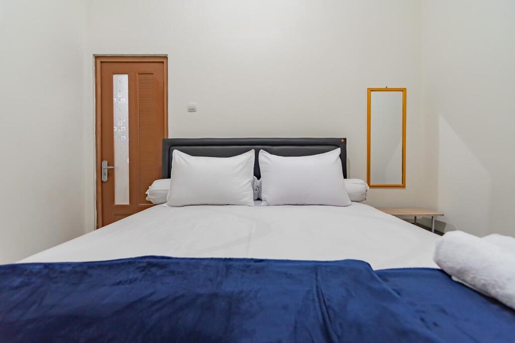 Чиребон: The Lima Guest House Syariah RedPartner