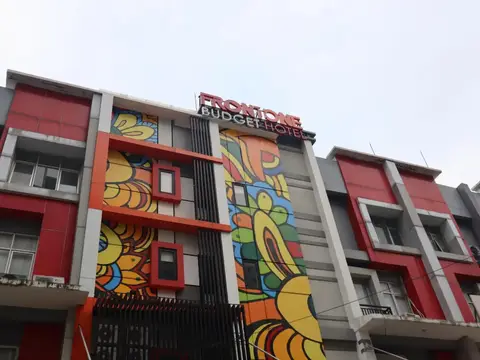 Front One Budget Bekasi — фото 1