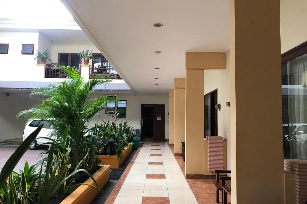 Сурабая: Capital O 90254 Gardena Inn