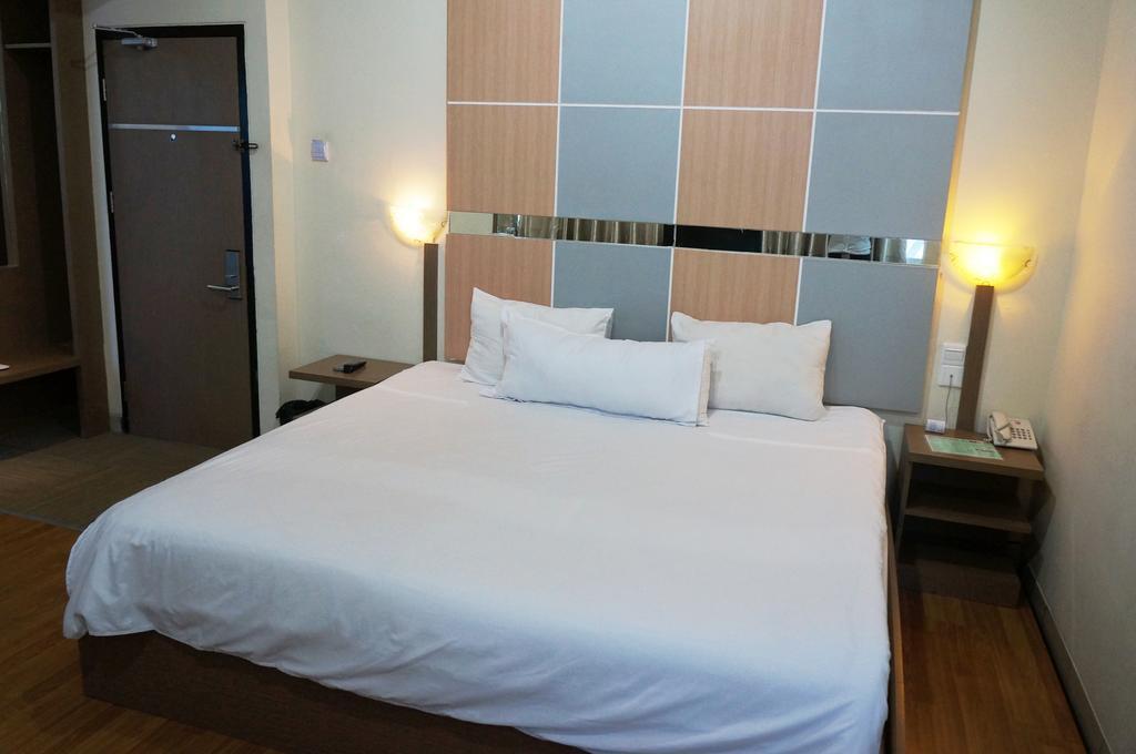 Джамби: OYO 3457 Hotel Duta