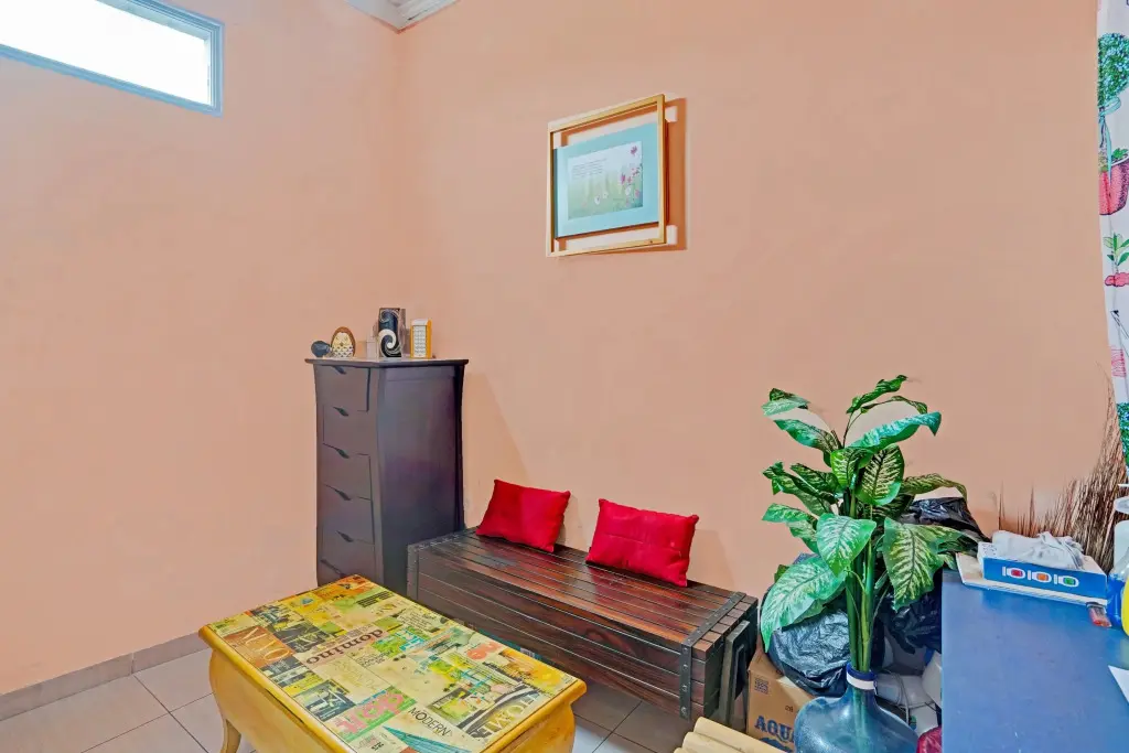 Кедири: OYO 90234 Dhoho Family Guest House