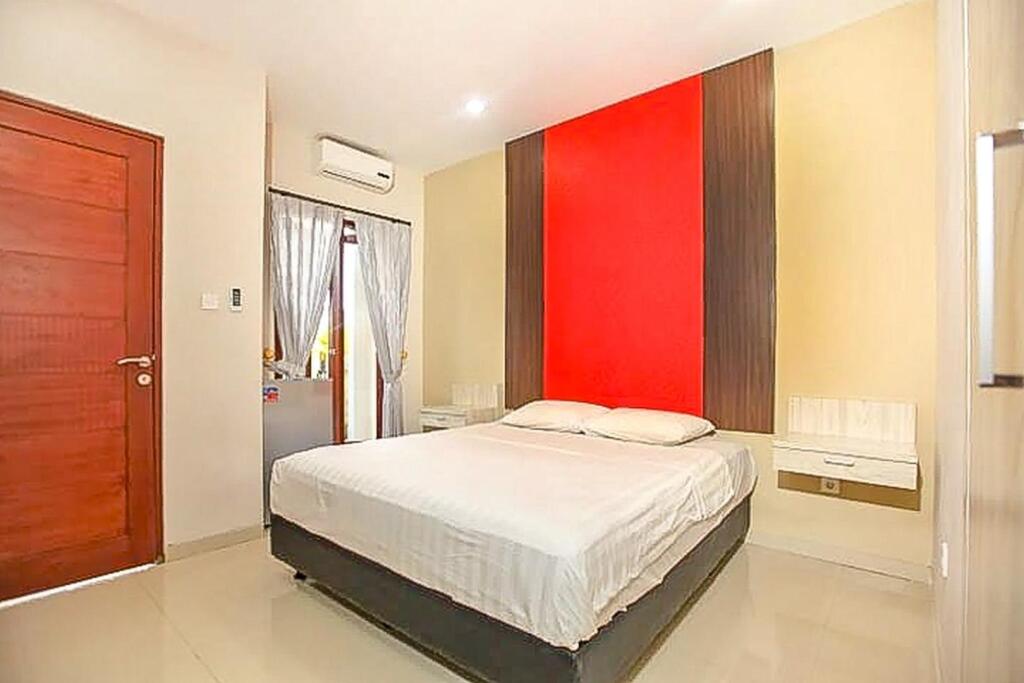 Кута: KoolKost near Sunset Road Seminyak