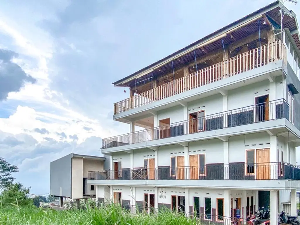 Бату: Omahku Guest House RedPartner
