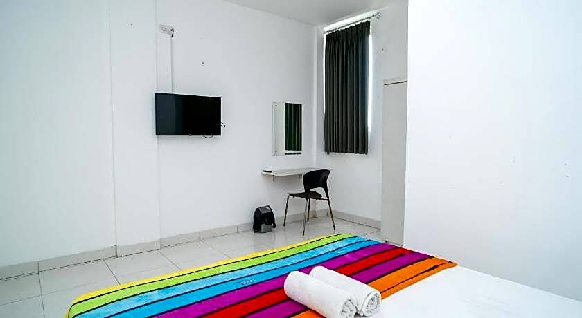 Южный Тангеранг: Living Kost Syariah RedPartner