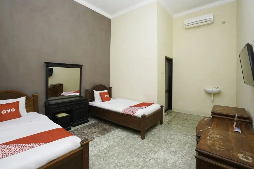 Памекасан: Hotel Madinah Syariah