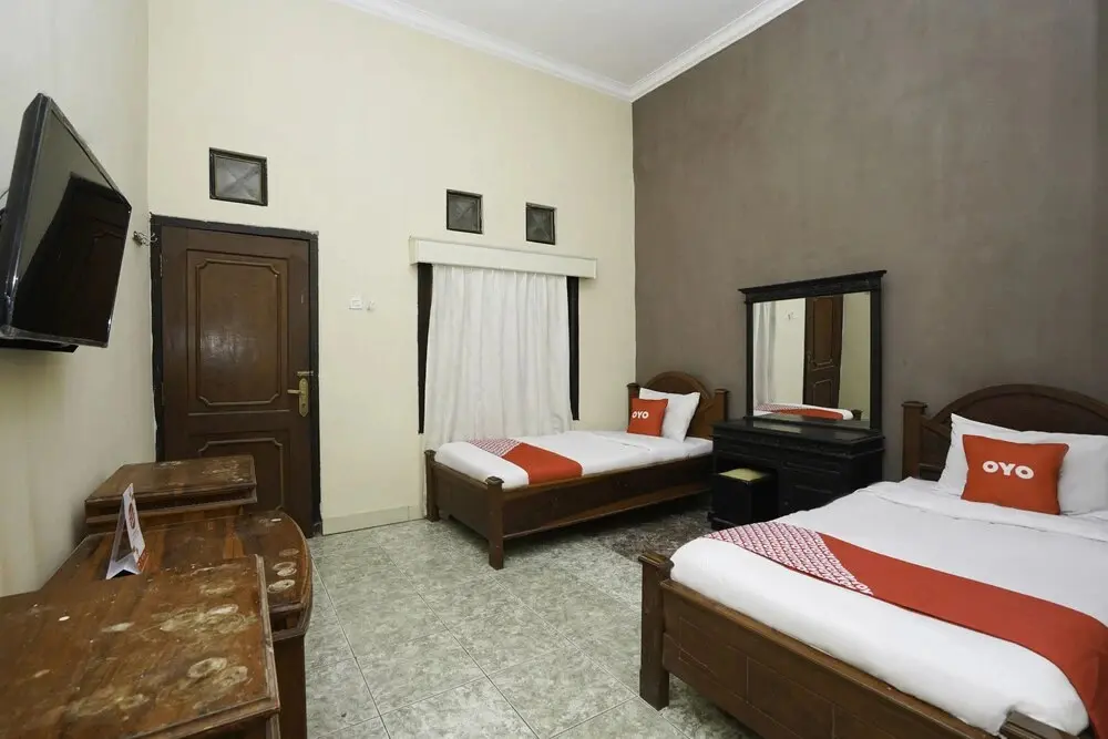 Памекасан: Hotel Madinah Syariah