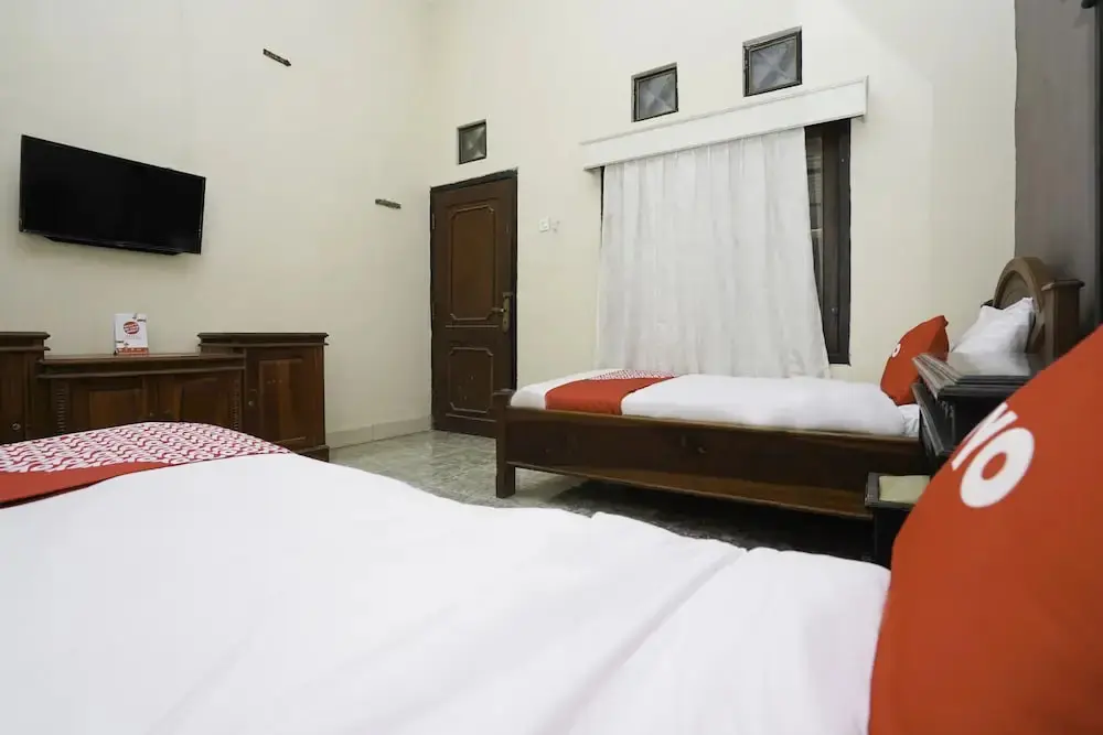 Памекасан: Hotel Madinah Syariah