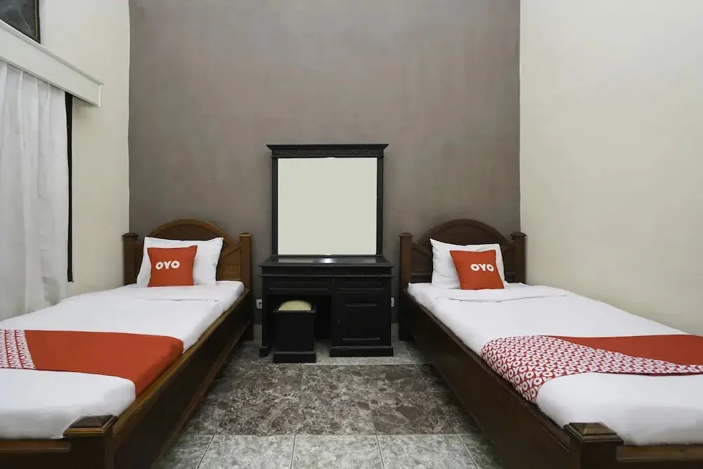Памекасан: Hotel Madinah Syariah