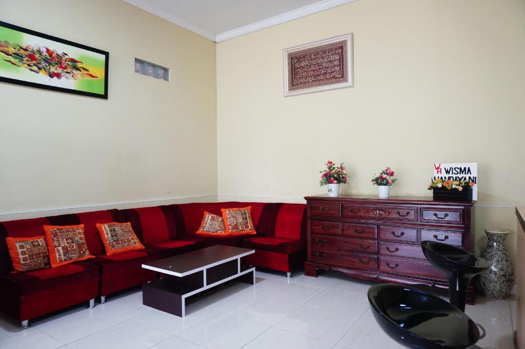 Чангу: OYO Life 3003 Wisma Handayani.