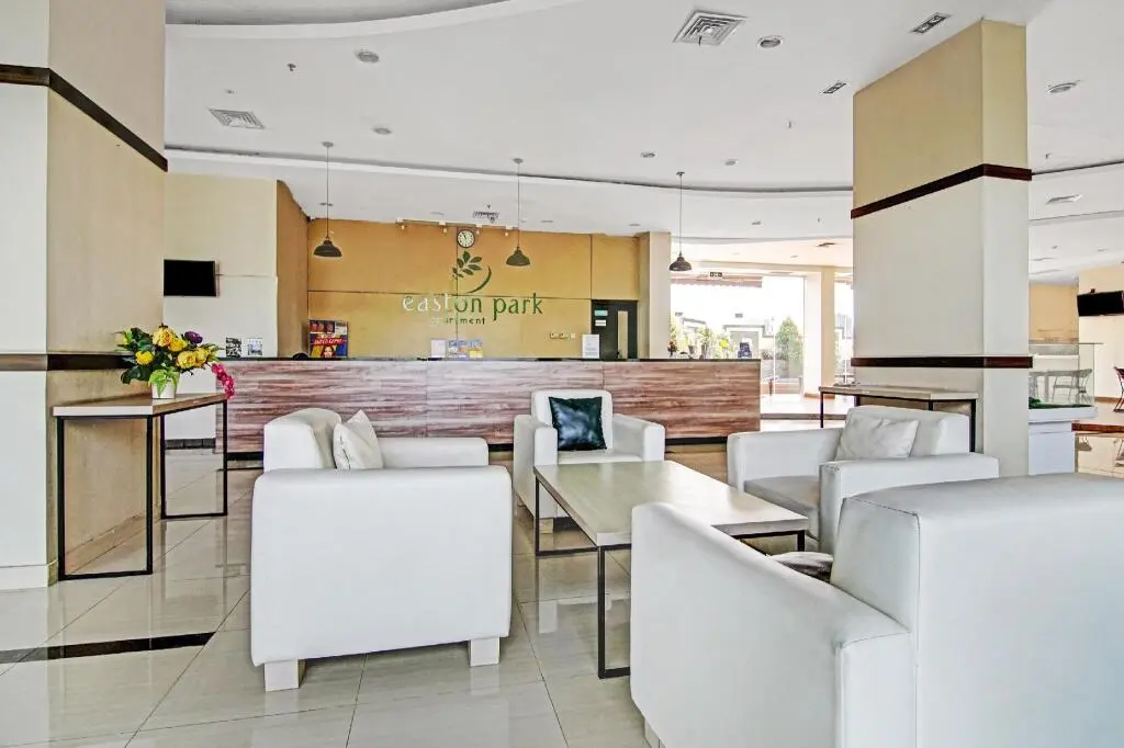 Южный Тангеранг: OYO 90330 Sultan Premiere Easton Park