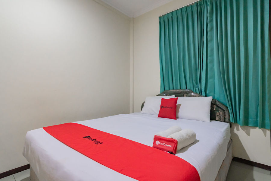 Бандунг: RedDoorz near Tegalega Bandung