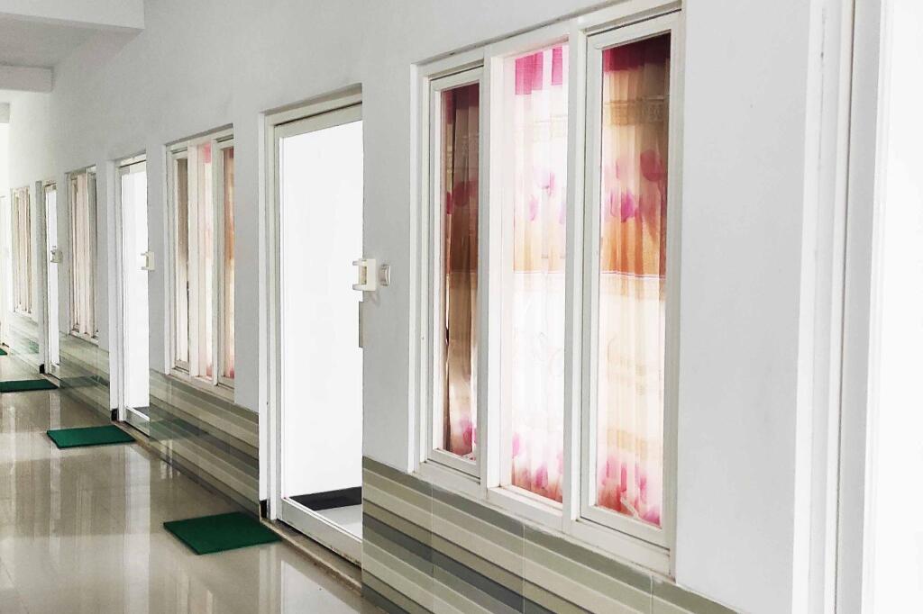 Бату: Pertiwi Guest House RedPartner