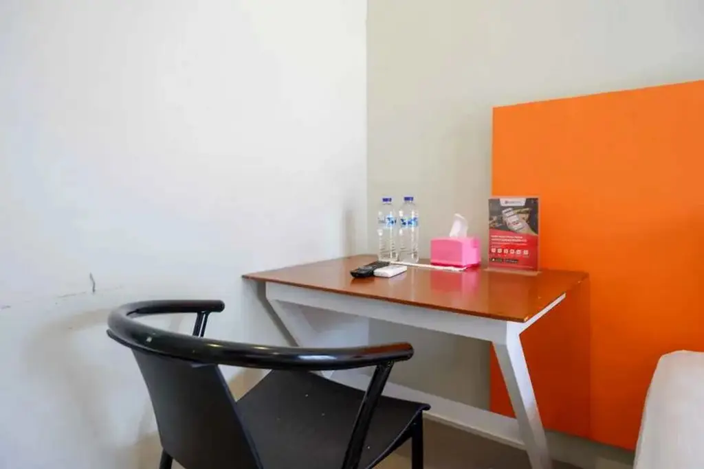 Блора: RedDoorz near Stadion Kridosono Blora
