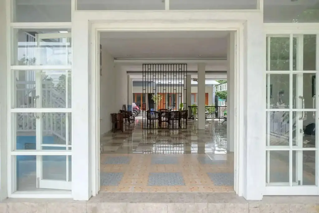 Блора: RedDoorz near Stadion Kridosono Blora