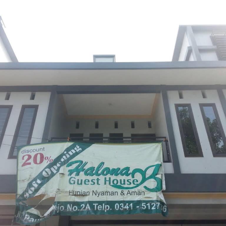 Бату: Halona Guest House