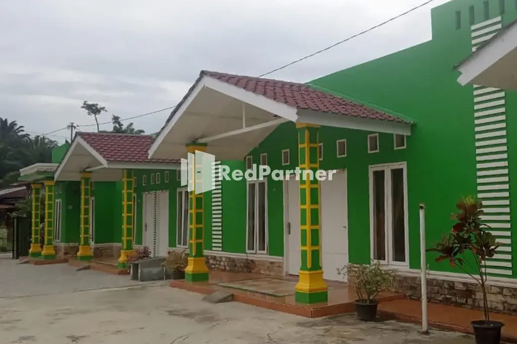 Рантау Прапат: Green House RedPartner