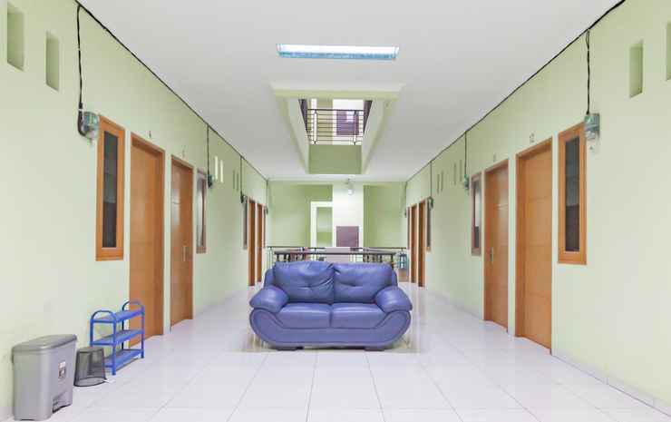 Караванг: RedDoorz Syariah near Karawang Central Plaza