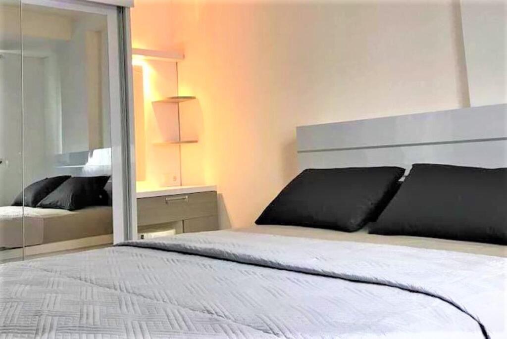 Депок: Studio YoU on Student Castle Apartment