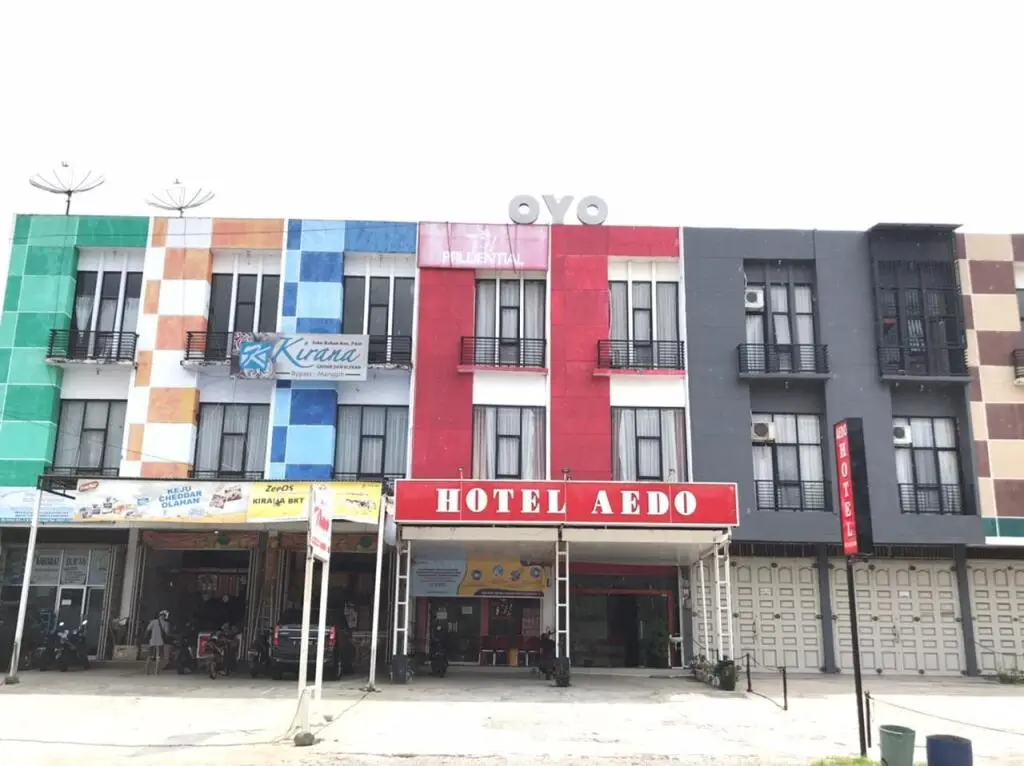 Букиттинги: OYO 555 Aedo Syariah