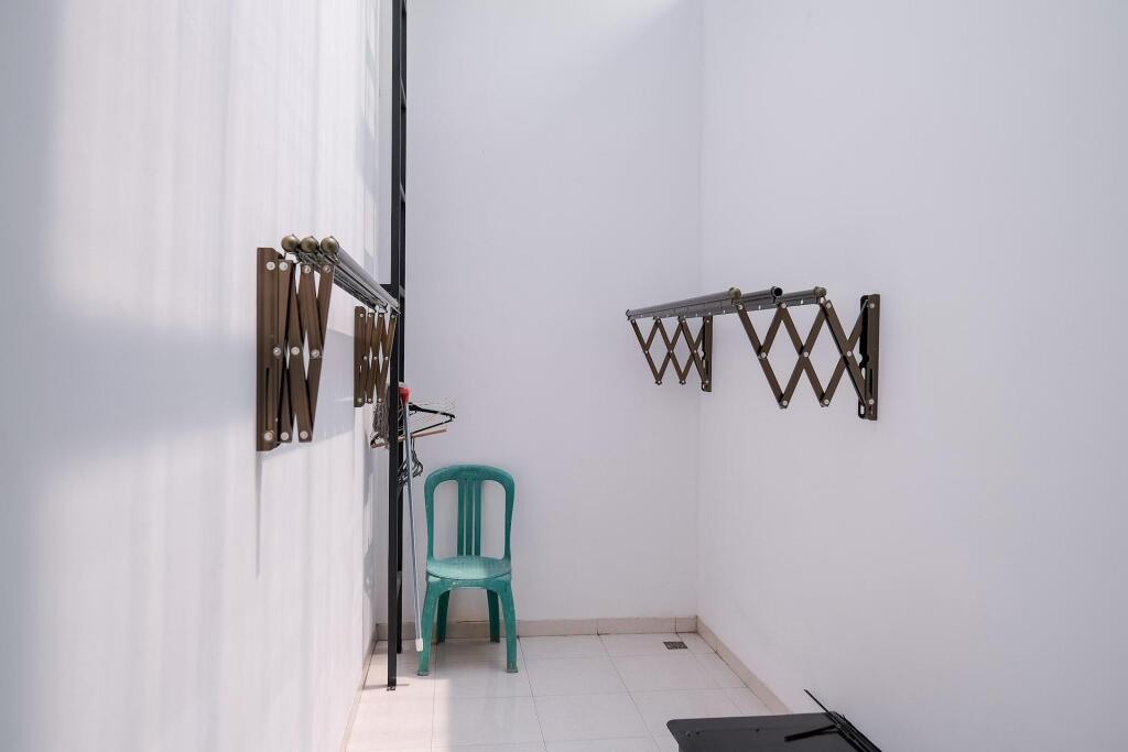 Южный Тангеранг: KoolKost Syariah near Jalan Veteran Raya