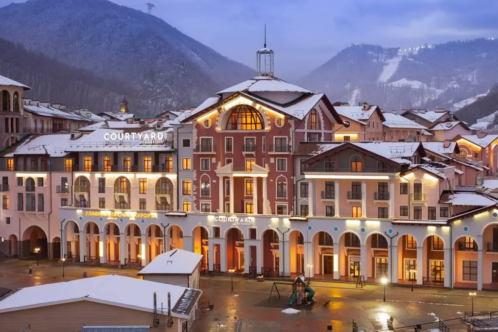 Эсто-Садок: Courtyard Marriott Sochi Krasnaya Polyana Travel Hotel