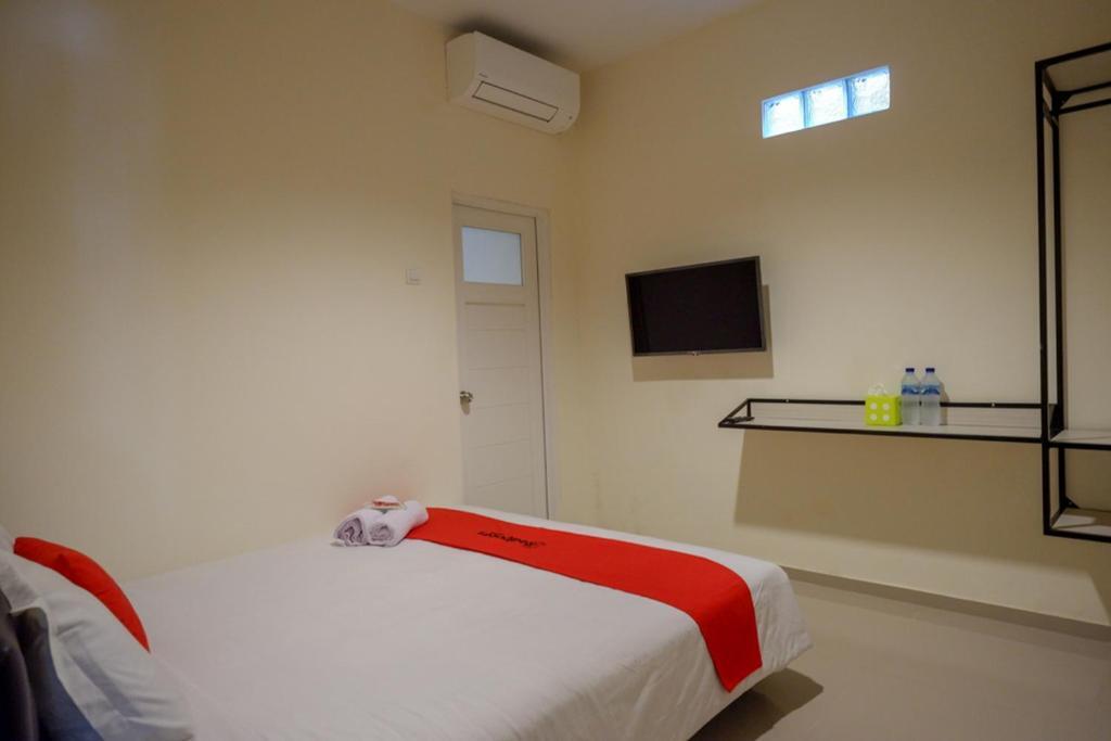 Депок: RedDoorz near Ambarrukmo Plaza Mall