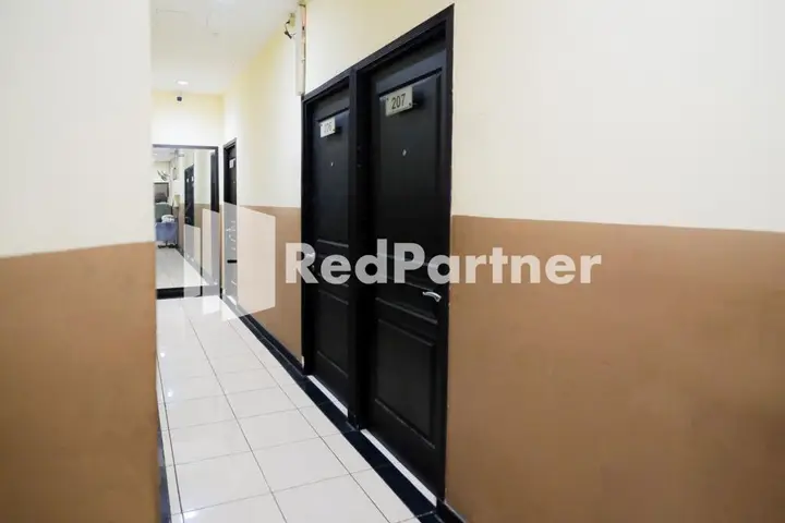 Сурабая: Sparkling Hotel RedPartner