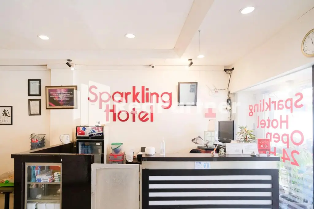 Сурабая: Sparkling Hotel RedPartner