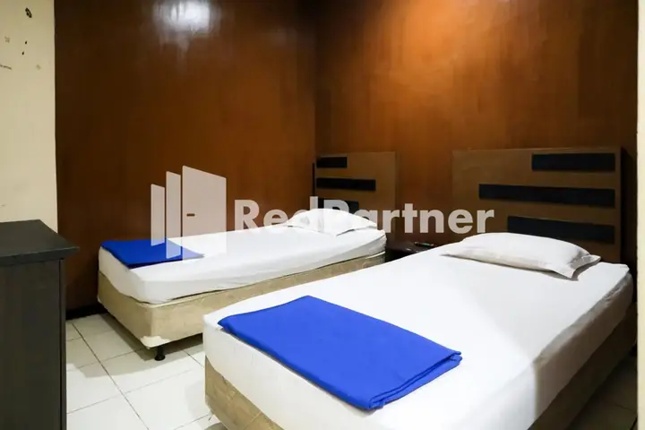 Сурабая: Sparkling Hotel RedPartner