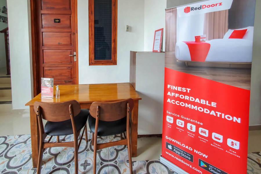 Суракарта: RedDoorz Syariah near Stasiun Purwosari