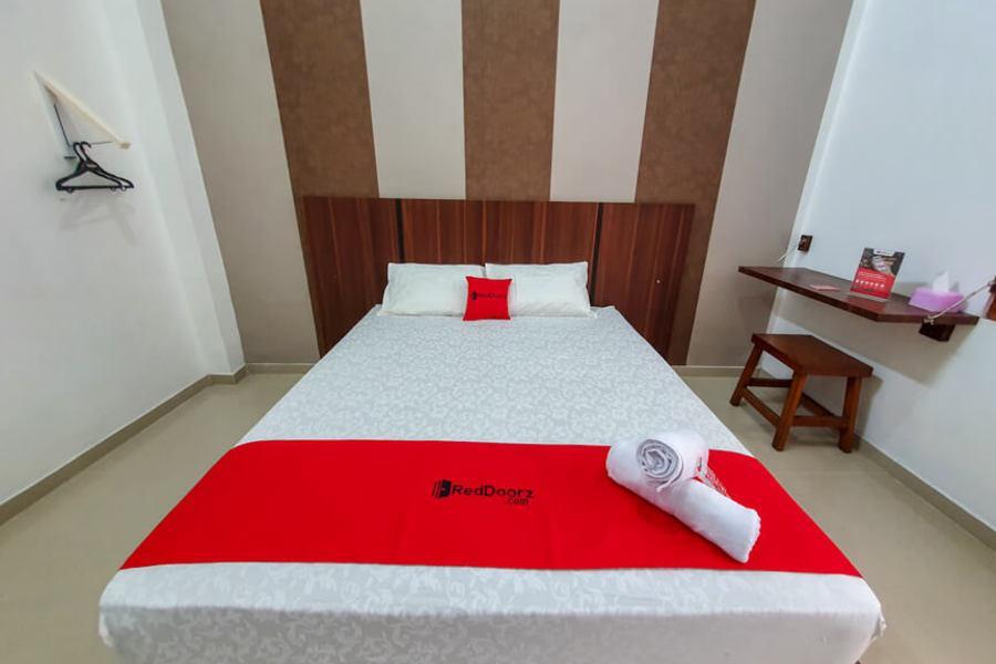 Суракарта: RedDoorz Syariah near Stasiun Purwosari
